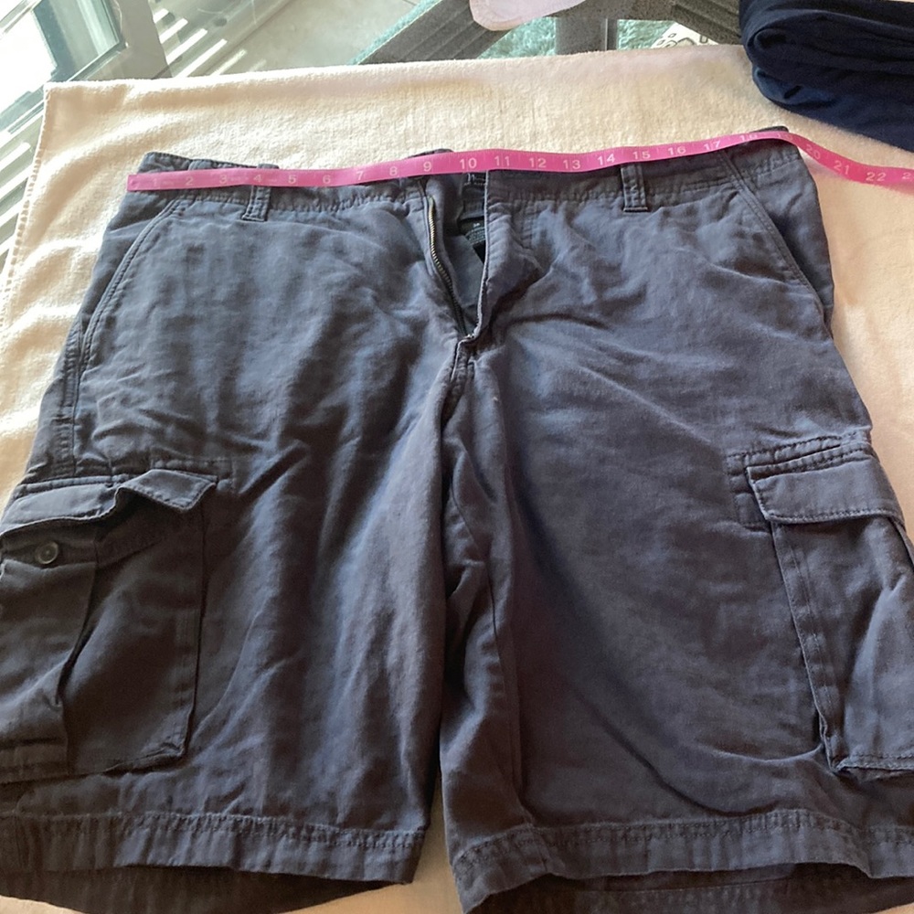 Marc Anthony men’s cargo shorts size 36